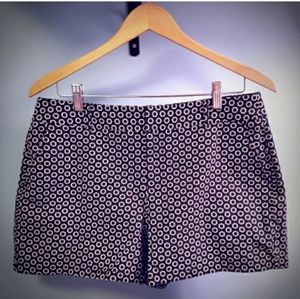 Elle back and white geometric print shorts size 8